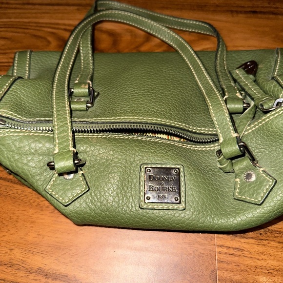 Cute Green Dooney and Burke handbag - Picture 1 of 5